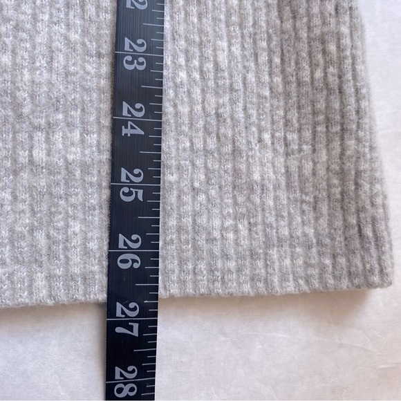 Banana Republic Gray Skinny Ribbed Merino Wool Blend Turtleneck - Picture 9 of 10